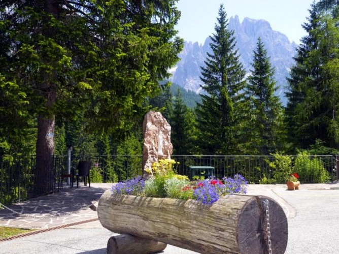 Hotel Fratazza - Priveliște naturală de pe terasa exterioară