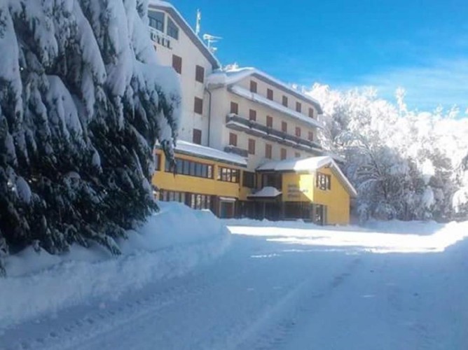 Apulia Hotel Europa Gran Sasso - Vedere a structurii perioadei de iarnă