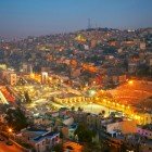 Vedere nocturnă a capitalei Amman