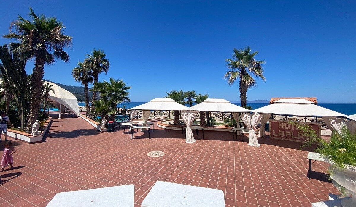 Hotel Club La Playa - Detalii despre terasele panoramice cu gazebo