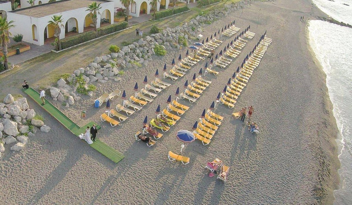 Hotel Club La Playa - Vedere aeriană a plajei Hotelului Club La Playa din Marina di Patti