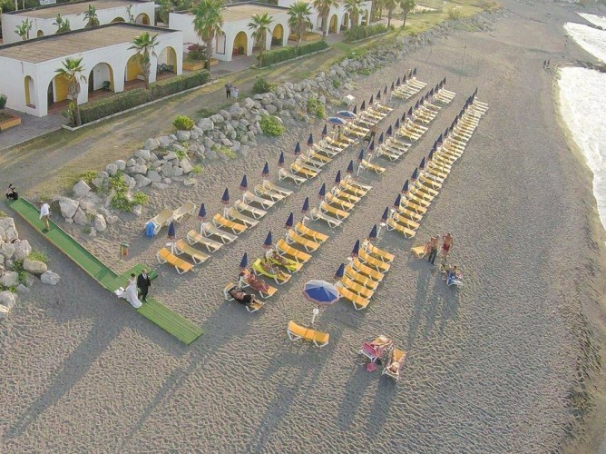 Hotel Club La Playa - Vedere aeriană a plajei Hotelului Club La Playa din Marina di Patti