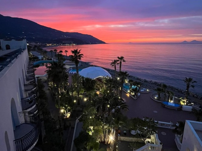 Hotel Club La Playa - Apus spectaculos peste Marina di Patti în provincia Messina