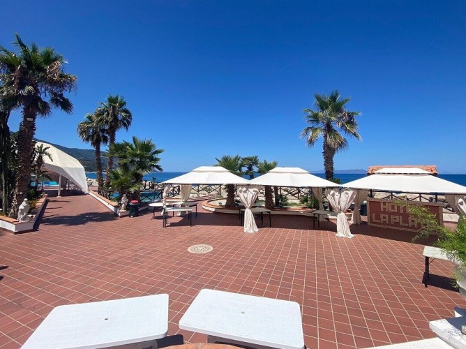 Hotel Club La Playa - Detalii despre terasele panoramice cu gazebo