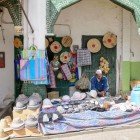 Magazin tipic de produse locale în Medina orașului Moulay Idriss din Maroc