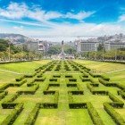 Parcul Eduardo VII ocupă o suprafață de 25 de hectare în centrul Lisabonei, la nord de Avenida da Liberdade și Praça Marquês de Pombal.