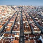 Vedere aeriană a cartierului Baixa și a skyline-ului Lisabonei