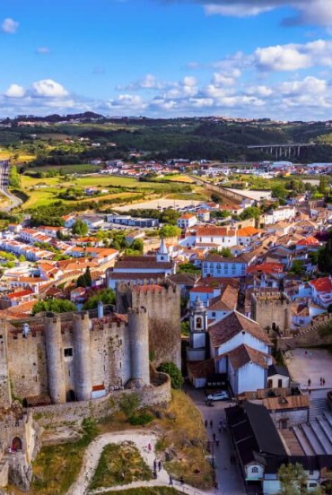 Vedere din Óbidos, un oraș medieval frumos, cu magnificul său castel din epoca romană