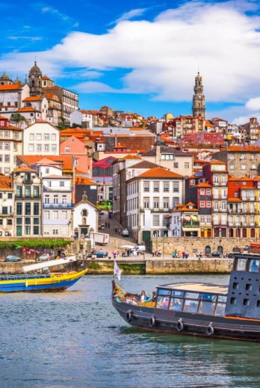 Vedere a orașului vechi din Porto, Portugalia