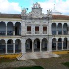 Universitatea din Évora, fondată în 1559, este a doua cea mai veche universitate din Portugalia