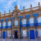 Palácio do Raio, cunoscut și sub numele de 'Casa do Mexicano,' este un edificiu istoric și pitorești din Braga. Prezintă un stil baroc și o fațadă distinctivă de culoare albastră, și a fost comandat de un comerciant bogat și Cavaler al Ordinului lui Hristos