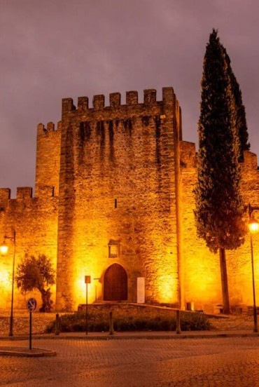 Castel gotic din secolul al XIV-lea din Alter do Chão, în regiunea Alentejo