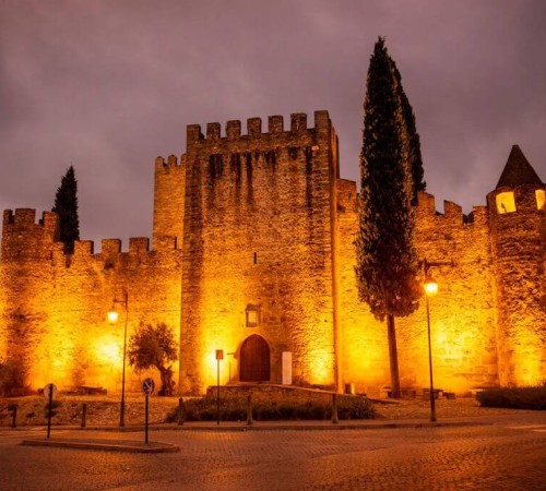 Castel gotic din secolul al XIV-lea din Alter do Chão, în regiunea Alentejo