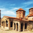 Biserica mănăstirii ortodoxe Sfântul Naum din secolul al X-lea, situată pe malurile lacului Ohrid în Macedonia de Nord