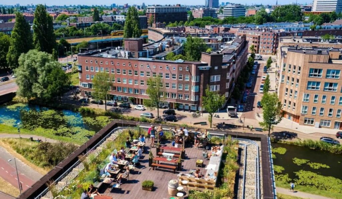 Hotel Casa Amsterdam - Rooftop Barul GAPP, care în argoul din Amsterdam înseamnă "prieten," de la Hotel Casa Amsterdam este situat la etajul opt, cu vedere spre Mokum