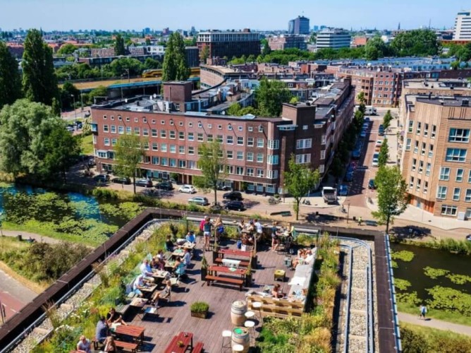 Hotel Casa Amsterdam - Rooftop Barul GAPP, care în argoul din Amsterdam înseamnă "prieten," de la Hotel Casa Amsterdam este situat la etajul opt, cu vedere spre Mokum