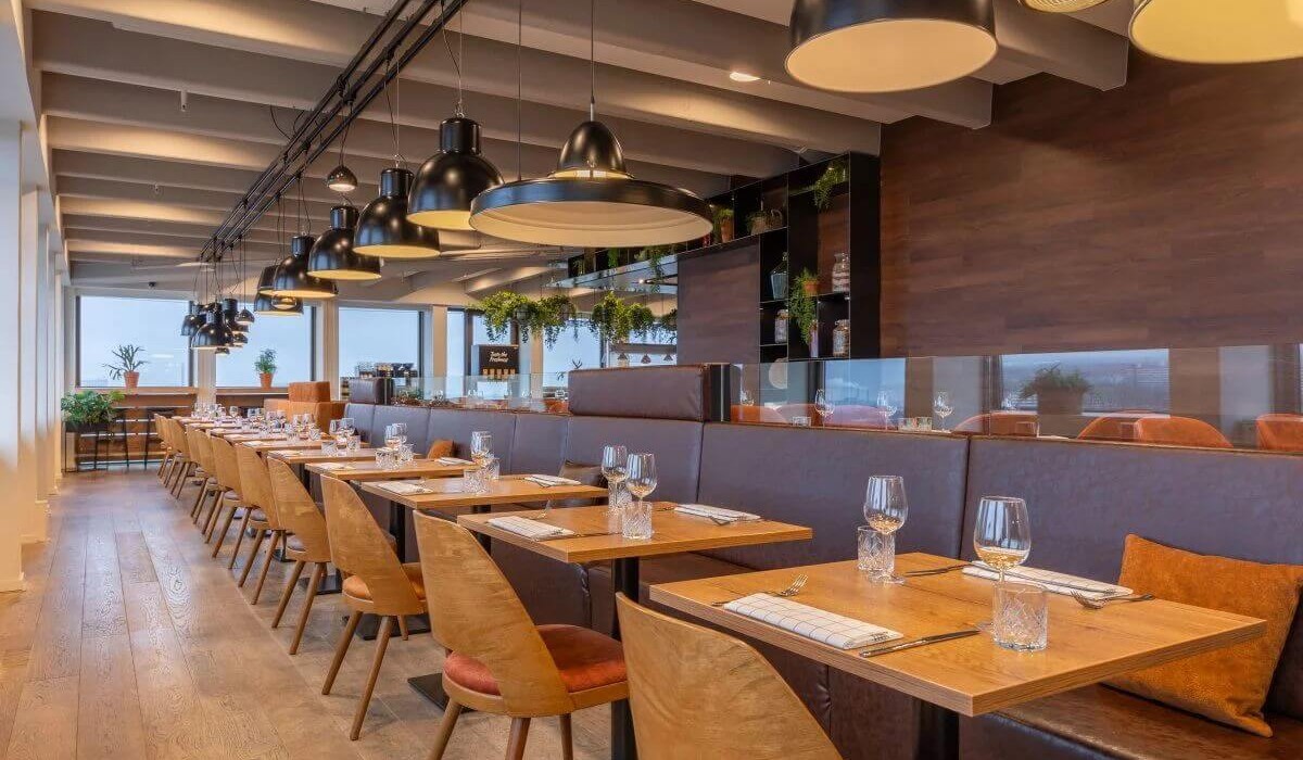 Leonardo Hotel Amsterdam Rembrandtpark - Restaurantul Floor17 propune un meniu variat și sezonier, cu o atenție deosebită acordată produselor de proveniență locală