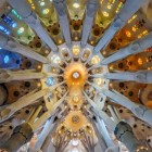 Sagrada Familia detalii spectaculoase ale navei centrale