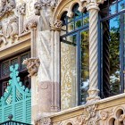 Detalii ale unei feronerie de la Casa Amatller, situată pe Passeig de Gràcia între Casa Batlló și Casa Mulleras, în blocul cunoscut sub numele de Manzana de la Discordia